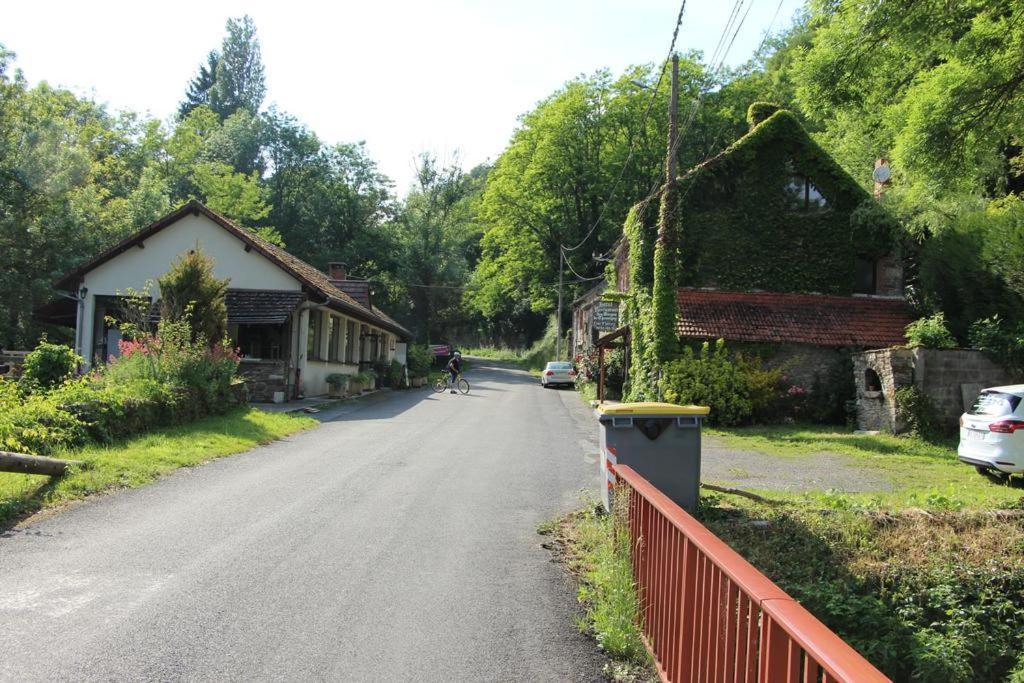 Hotel Restaurant Les Gorges De Chouvigny 외부 사진