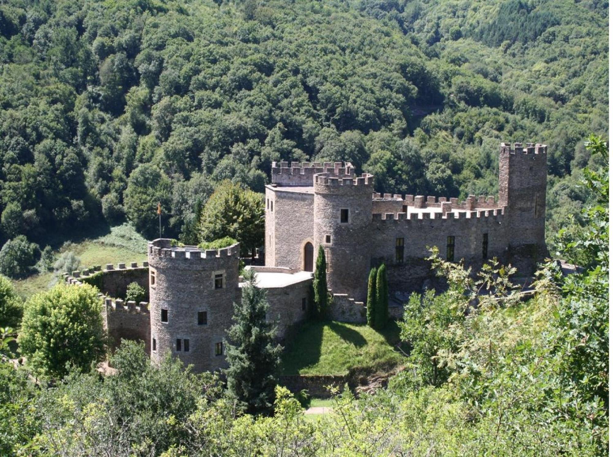 Hotel Restaurant Les Gorges De Chouvigny 외부 사진