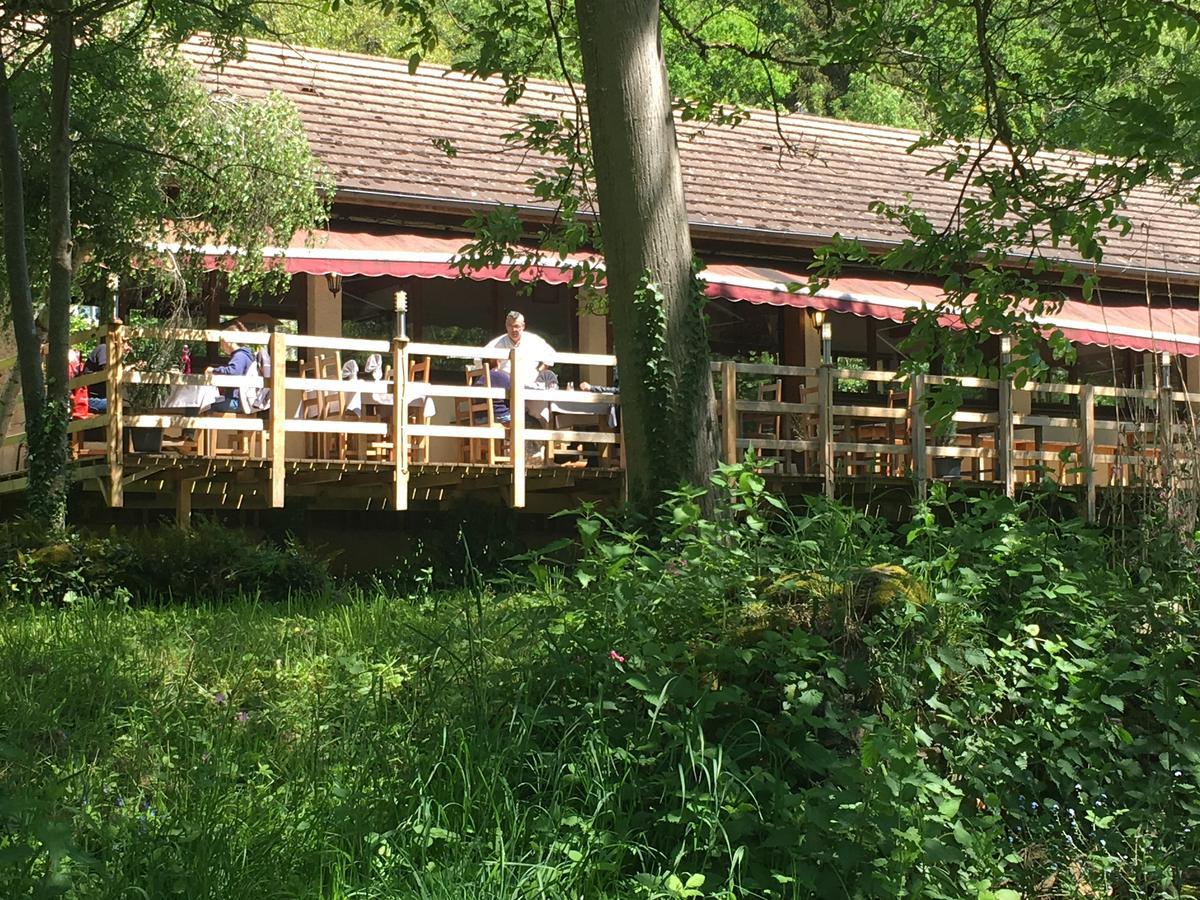 Hotel Restaurant Les Gorges De Chouvigny 외부 사진